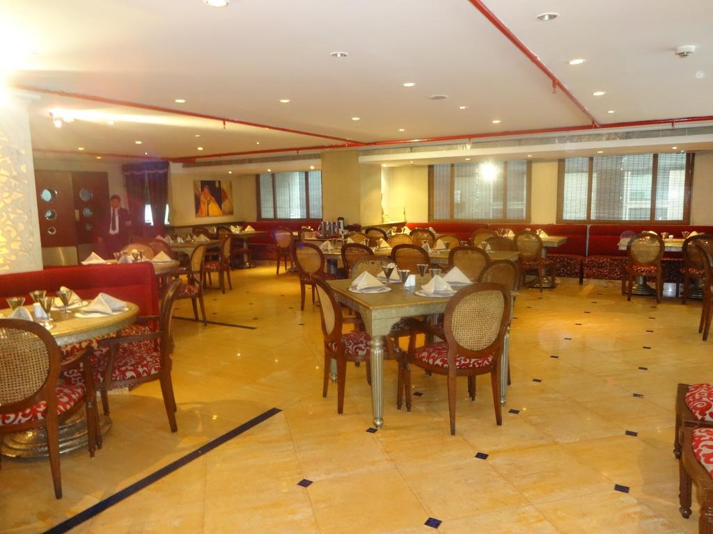 Hotel Ohris Banjara Hyderabad Exterior foto